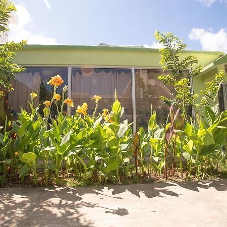 G.T. Guest House Garapan Extérieur photo