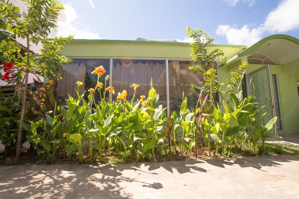G.T. Guest House Garapan Extérieur photo