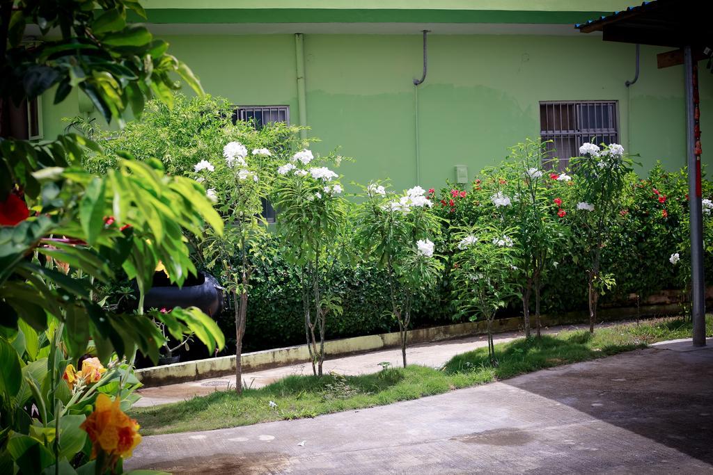 G.T. Guest House Garapan Extérieur photo