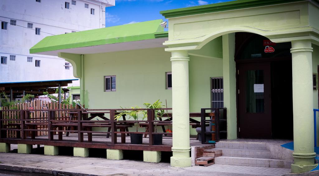 G.T. Guest House Garapan Extérieur photo